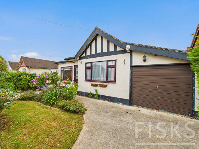 3 Bedroom Bungalow For Sale In Beachway, Canvey Island, SS8