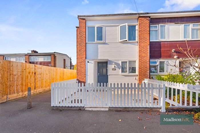 3 Bedroom End Of Terrace House For Sale In Newman Road, Plaistow, E13