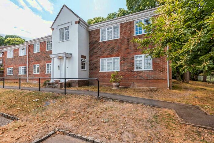 1 Bedroom Apartment To Rent In Bagshot, Surrey, GU19