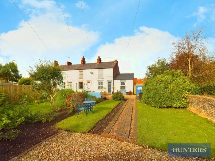 3 Bedroom Cottage For Sale In Finley Cottages, Sewerby, YO15