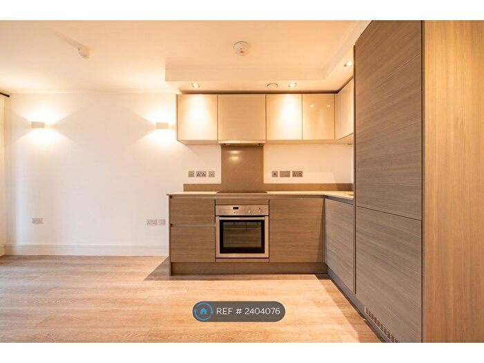 1 Bedroom Flat To Rent In Premier House, Edgware, HA8