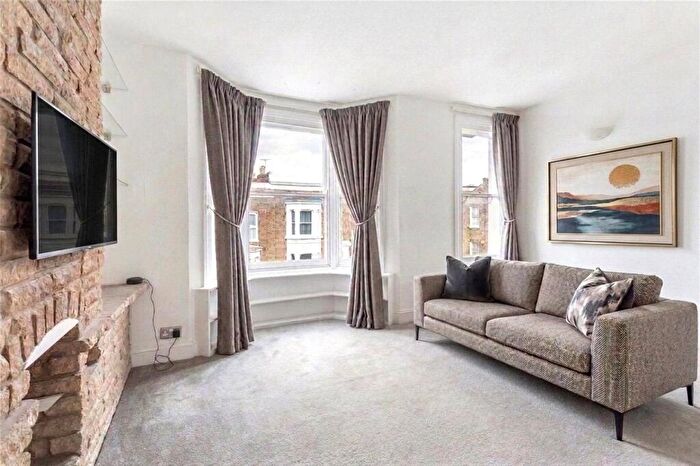 1 Bedroom Maisonette To Rent In Sewdley Street, London, E5