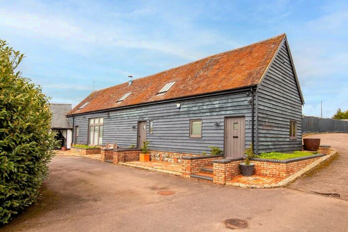 4 Bedroom Barn Conversion For Sale In Miletree Road, Heath And Reach, Leighton Buzzard, LU7