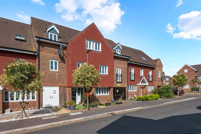 2 Bedroom Apartment For Sale In Beatrice Square, Tadworth, KT20