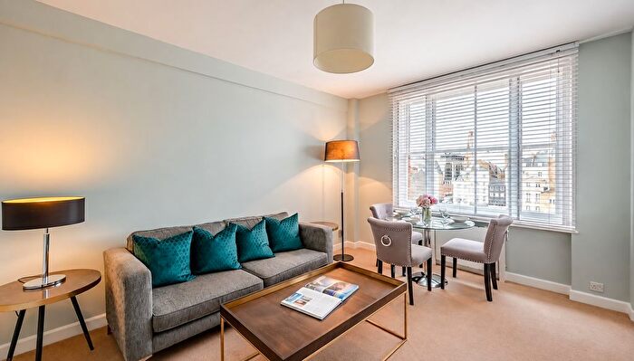 1 Bedroom Flat To Rent In Hill Street, London, W1J