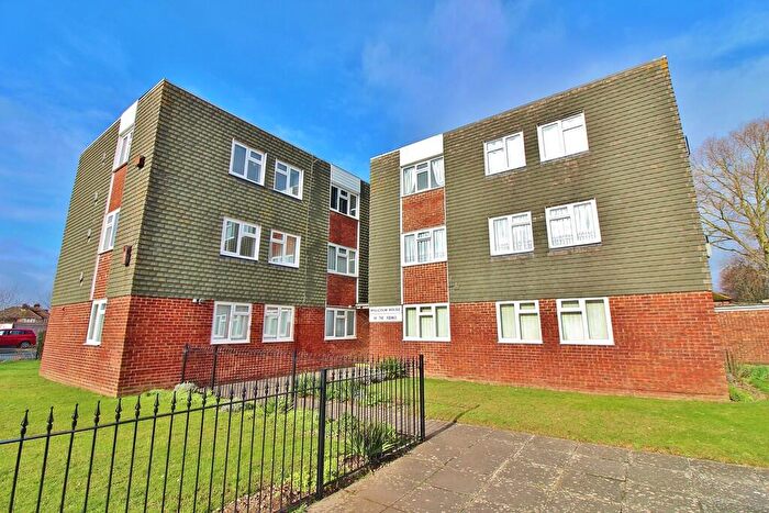 2 Bedroom Apartment For Sale In The Ridings, Gatcombe Park, PO2