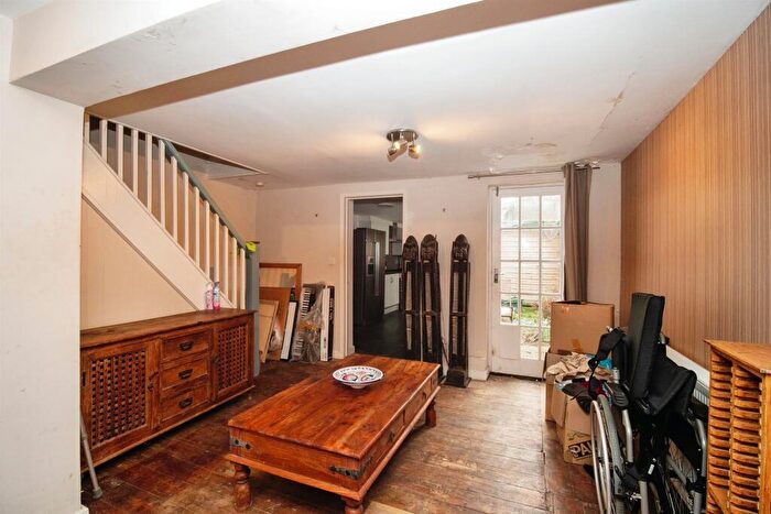 3 Bedroom Terraced House For Sale In Bath Street, Weymouth, DT4