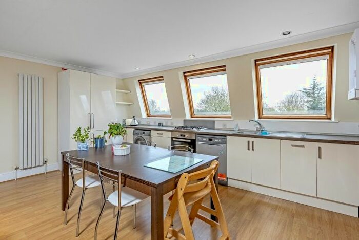 3 Bedroom Flat To Rent In Fulham Palace Road, London SW6