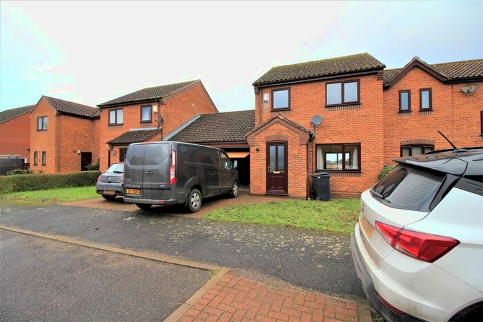 2 Bedroom Semi-Detached House To Rent In Buxton Close, Norwich, NR9