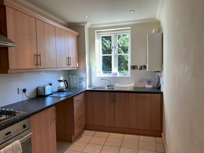 2 Bedroom Apartment To Rent In Branksome Wood Road, Bournemouth, BH2