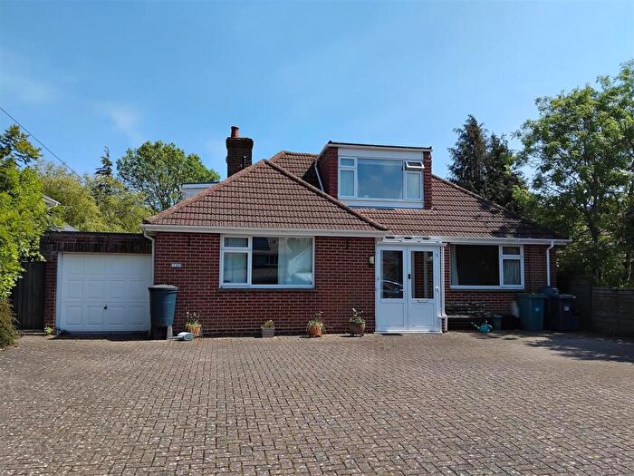 4 Bedroom Detached Bungalow For Sale In Baring Road, Cowes, PO31