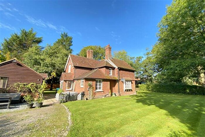 3 Bedroom Cottage To Rent In Monk Sherborne, Basingstoke, RG26