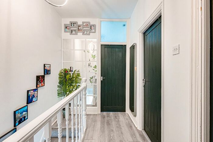 3 Bedroom Terraced House For Sale In Ramuz Drive, Westcliff-On-Sea, SS0