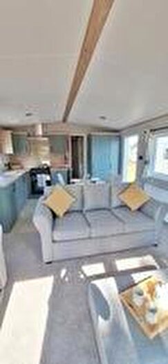 2 Bedroom Park Home For Sale In Breydon Water Holiday Park, NR31