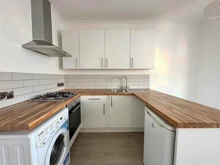 1 Bedroom Flat To Rent In Waddon Close, Croydon, CR0