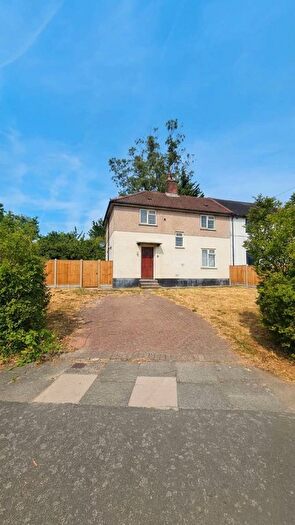 3 Bedroom Semi-Detached House For Sale In Barfield Avenue, London, N20