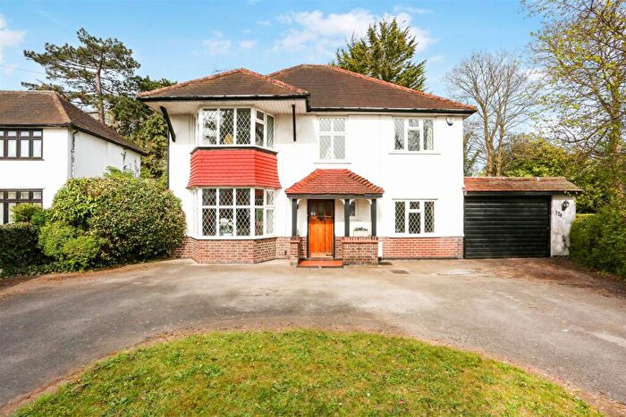 4 Bedroom Detached House For Sale In Banstead Road South, Sutton, SM2