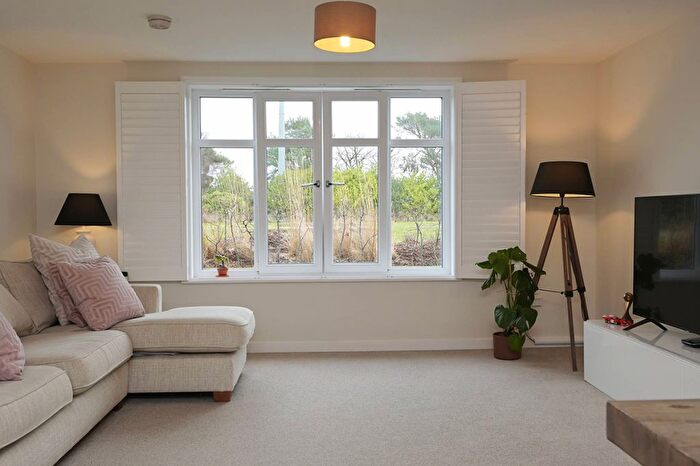 2 Bedroom Flat For Sale In Cowgill Gardens, Liberton, Edinburgh, EH16