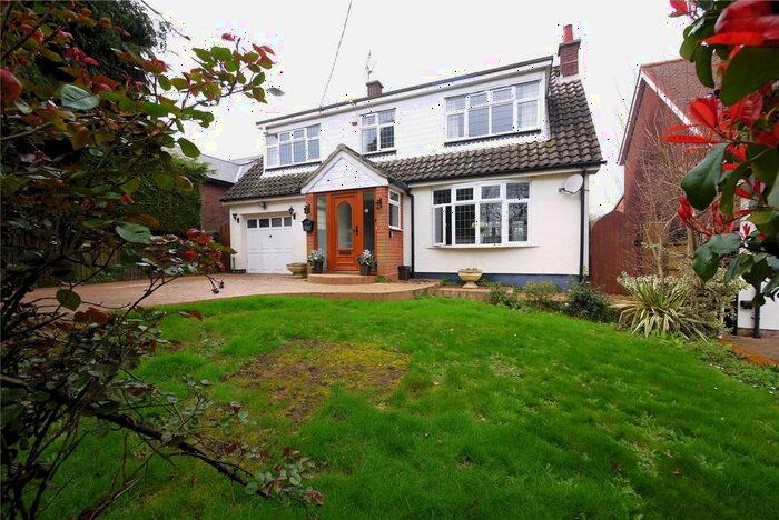 3 Bedroom Detached House To Rent In Spring Pond Meadow, Hook End, Brentwood, Essex, CM15