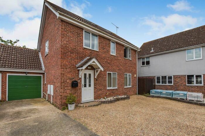 4 Bedroom Detached House For Sale In Brent Avenue, South Woodham Ferrers, CM3
