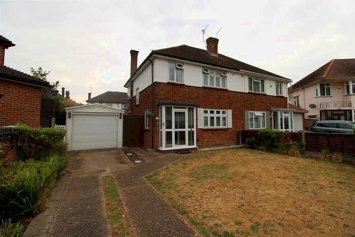 3 Bedroom Property To Rent In East Close, Greenford, UB6