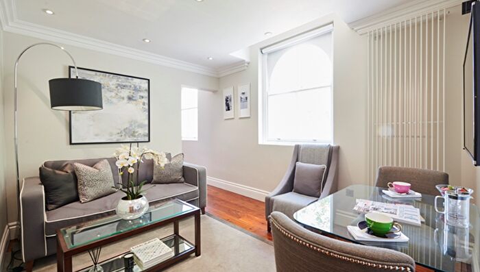 2 Bedroom Flat To Rent In Kensington Gardens Square, London, W2