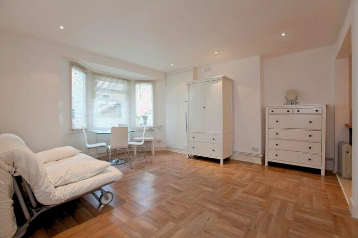 Flat To Rent In Ainger Road, Primrose Hill, NW3