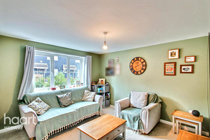 3 Bedroom Semi-Detached House For Sale In Worrall Drive, Rochester, ME1
