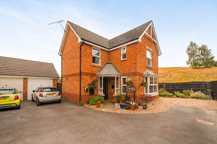 3 Bedroom Detached House For Sale In Doe Lea, Didcot, OX11