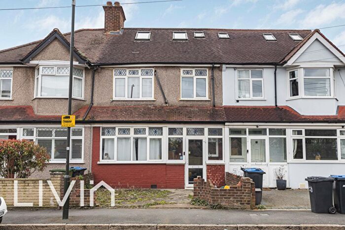 4 Bedroom Terraced House For Sale In Robinhood Lane, Mitcham, Surrey, CR4