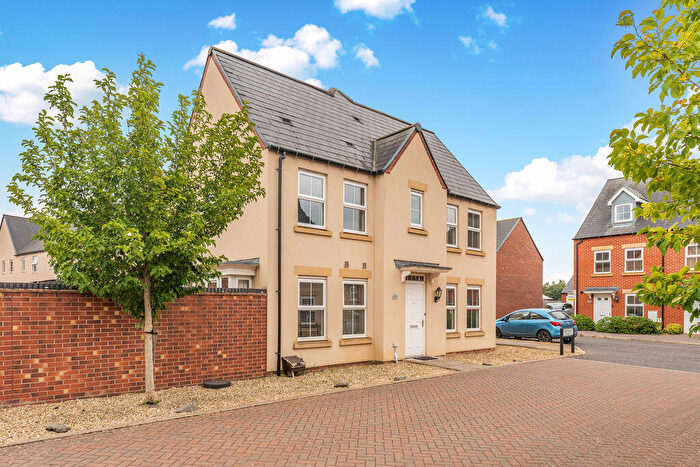 3 Bedroom Semi-Detached House For Sale In Hobby Road, Bodicote, OX15