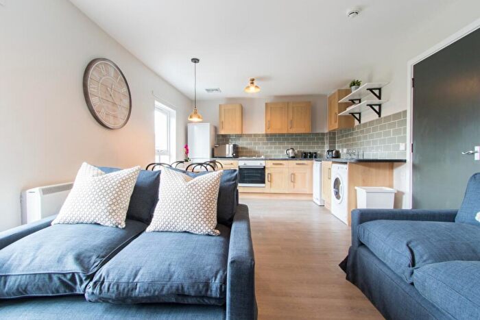 4 Bedroom Flat To Rent In Morrison Circus, Edinburgh, EH3