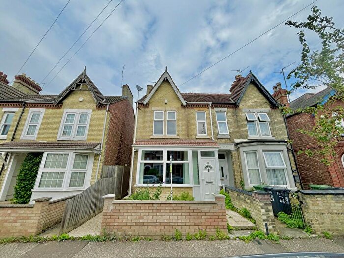 4 Bedroom House To Rent In All Saints Road, Peterborough, PE1