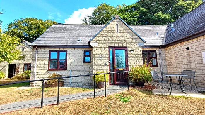 2 Bedroom Bungalow For Sale In Shepard Way, Chipping Norton, OX7