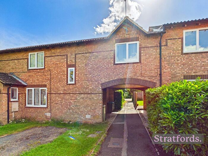 1 Bedroom Flat To Rent In Hexham Gardens, Bletchley, MK3