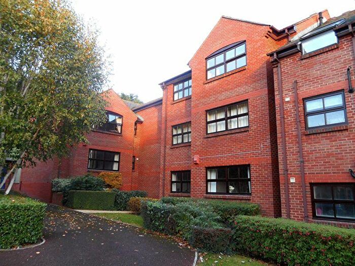2 Bedroom Flat To Rent In Old Mill Close, St Leonards, Exeter, EX2