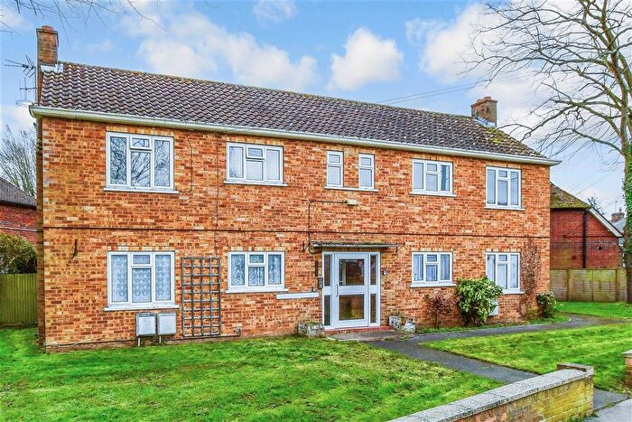 1 Bedroom Flat For Sale In Falmouth Place, Five Oak Green, Tonbridge, Kent, TN12