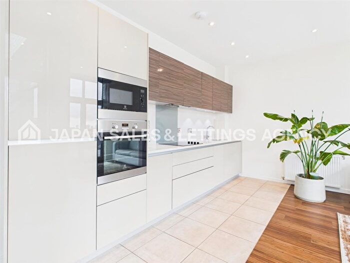 1 Bedroom Flat To Rent In Richard Court, Stanley Road, Acton, W3