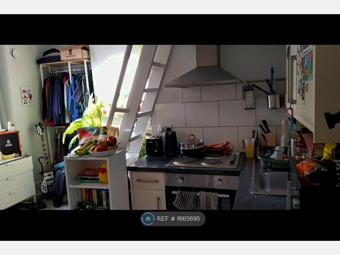 Studio To Rent In Elmore Road, Sheffield, S10