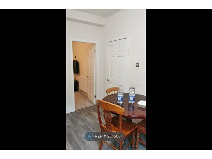 3 Bedroom Terraced House To Rent In Mayfield Avenue, Hull, HU3