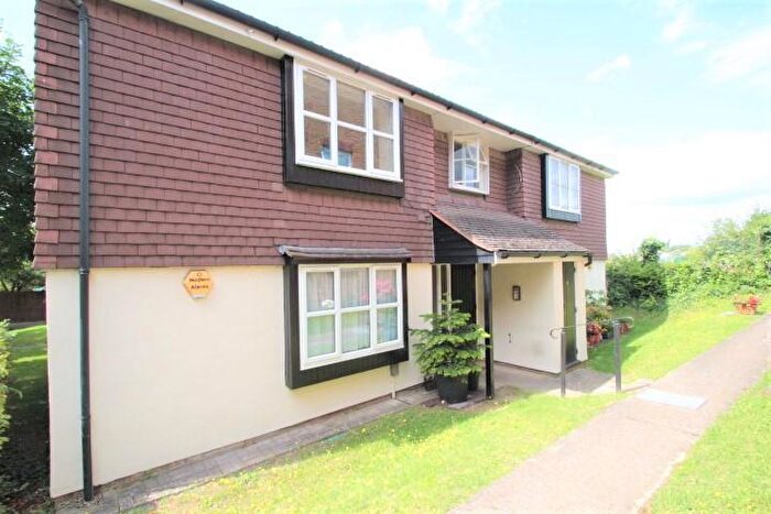 Studio To Rent In Doveney Close, Orpington, Kent, BR5