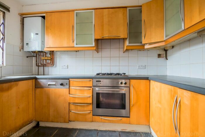 2 Bedroom Terraced House To Rent In Kerfield Place, Camberwell, London, SE5