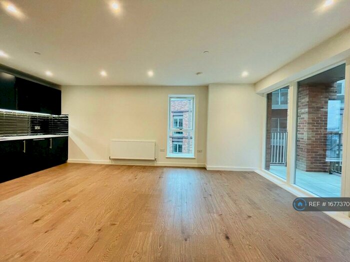 2 Bedroom Flat To Rent In Beeley House, London, N8
