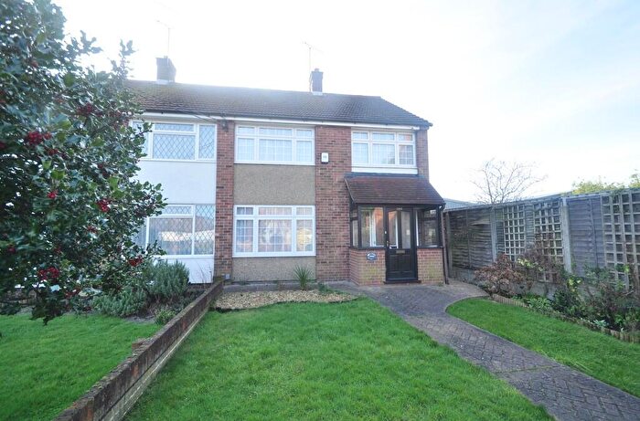 3 Bedroom Semi-Detached House To Rent In London Road, Benfleet, SS7