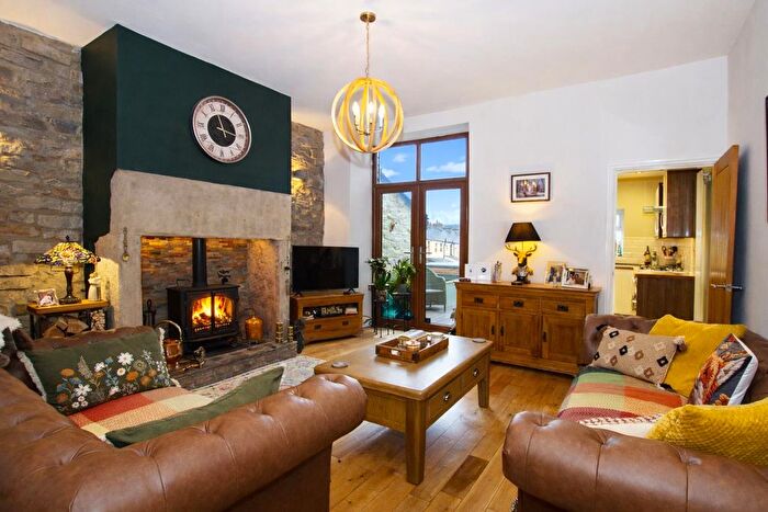 4 Bedroom Terraced House For Sale In Bolton Road, Darwen, BB3