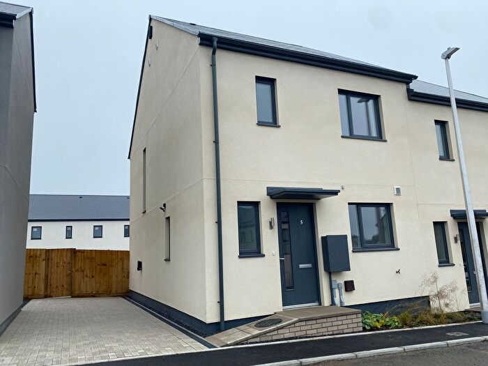 3 Bedroom Semi-detached House For Sale In Heol Y Creyr Bach, Swansea, SA4