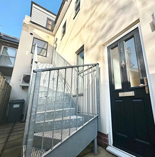 2 Bedroom Flat To Rent In Charminster Road, Bournemouth, BH8