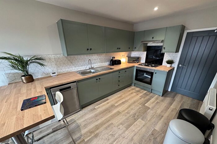 1 Bedroom Flat To Rent In Wollaton Rd, Beeston, NG9