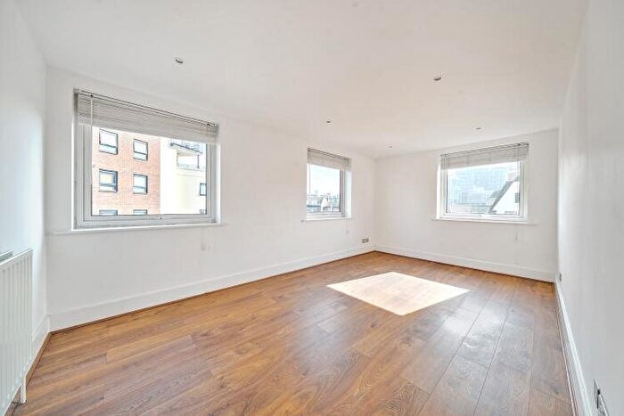 2 Bedroom Apartment To Rent In Wadbrook Street, KT1