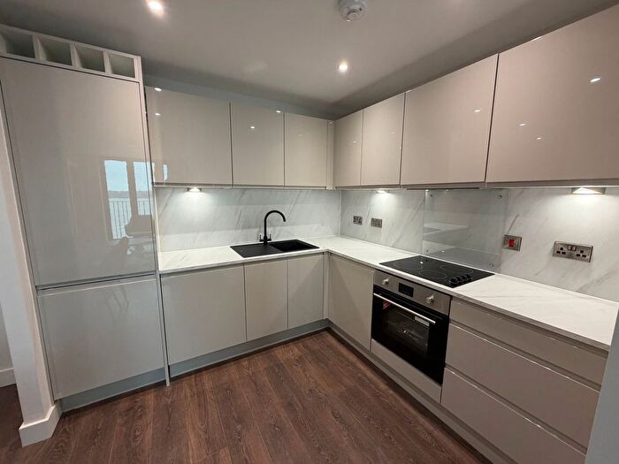 2 Bedroom Flat To Rent In Triskelion Way, Liverpool, L3